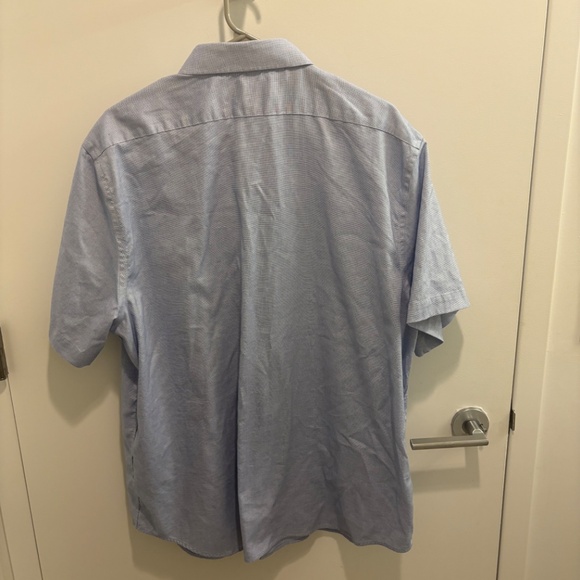 Nearly new Men’s Banana Republic Short Sleeve Shirt - Picture 3 of 3